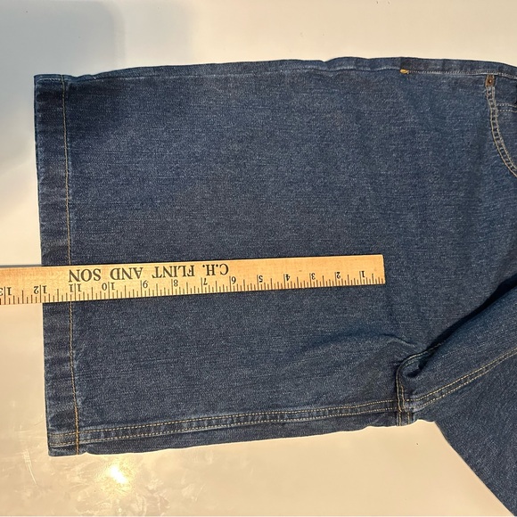 Tommy Hilfiger Men Size 33 Jean Short Pants - Picture 2 of 10